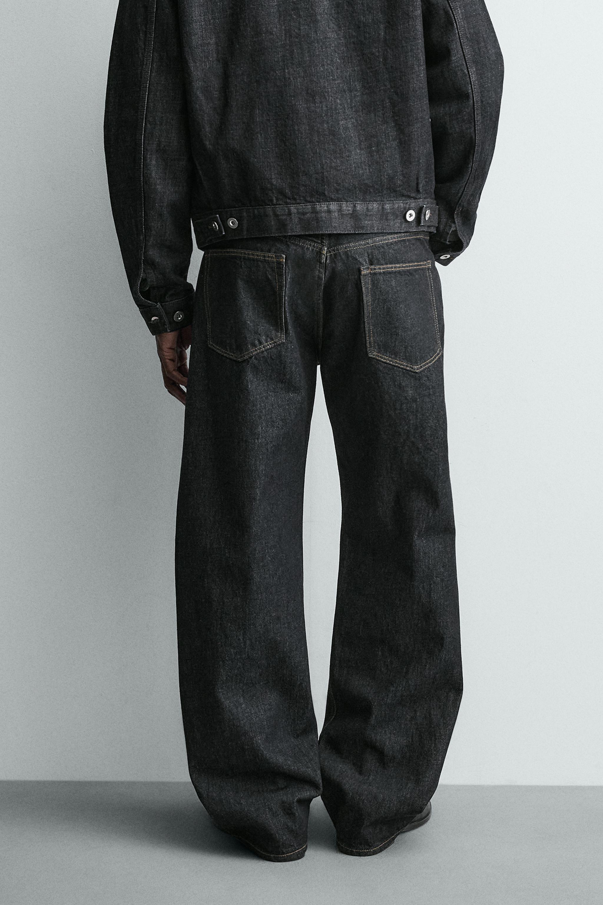 LOOSE FIT JEANS